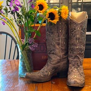 COPY - EUC Corral Boots size 10